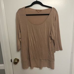 Tan top with bottom hem accent
